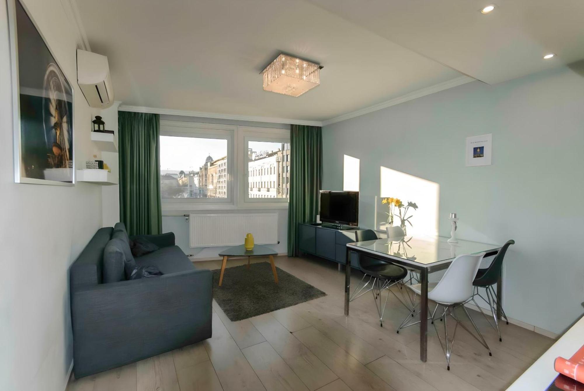 Big Wheel Panoramica Apartment Budapest Luaran gambar